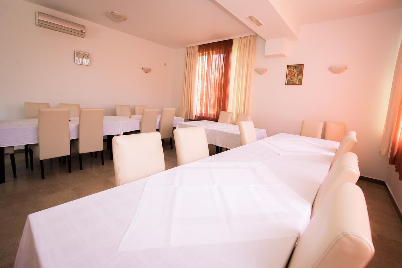 Bed And Breakfast Helena Kastela Exterior photo